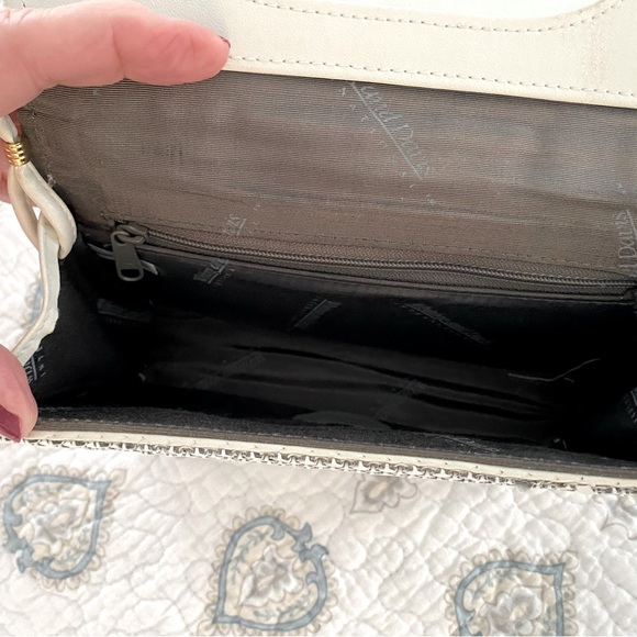 1980’s Whiting and Davis International White Mesh Crossbody Purse! Snap Closure. - Picture 9 of 11